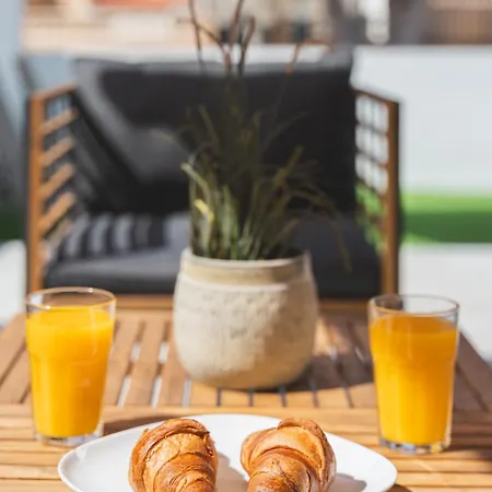 דירה Designer Loft With Pool, With Gigantic Terrace And Private Parking & In The Centre אדחה