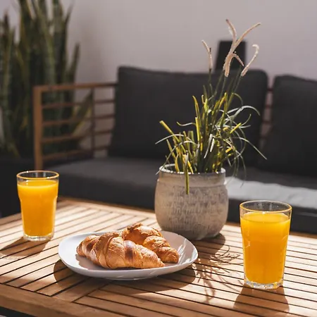 דירה Designer Loft With Pool, With Gigantic Terrace And Private Parking & In The Centre