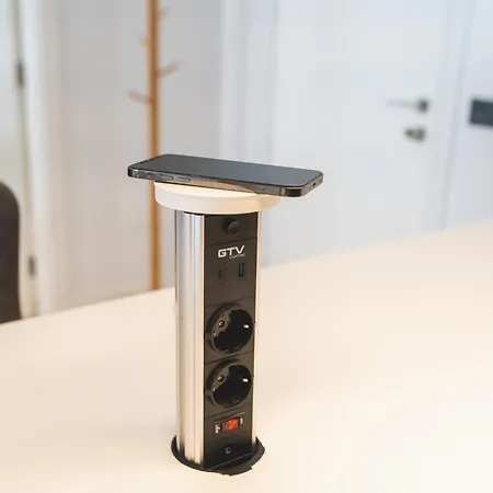 דירה Designer Loft With Pool, With Gigantic Terrace And Private Parking & In The Centre אדחה