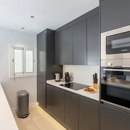 דירה Designer Loft With Pool, With Gigantic Terrace And Private Parking & In The Centre