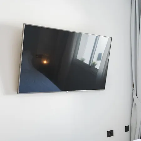 Designer Loft With Pool, With Gigantic Terrace And Private Parking & In The Centre דירה