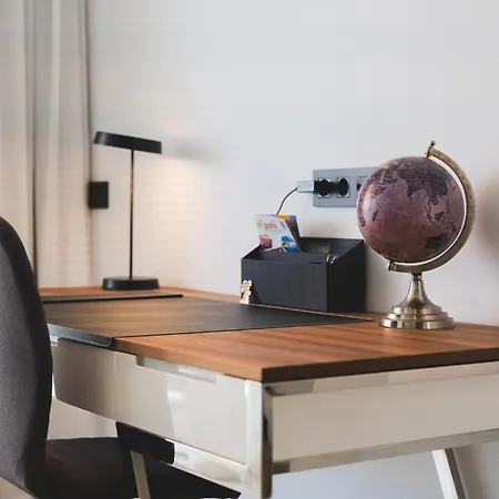 דירה Designer Loft With Pool, With Gigantic Terrace And Private Parking & In The Centre אדחה