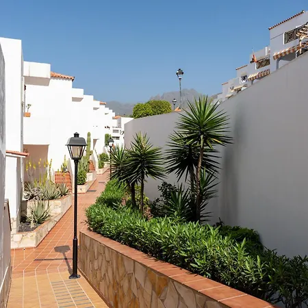 Designer Loft With Pool, With Gigantic Terrace And Private Parking & In The Centre *
