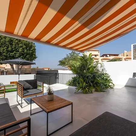 Designer Loft With Pool, With Gigantic Terrace And Private Parking & In The Centre Apartamento *
