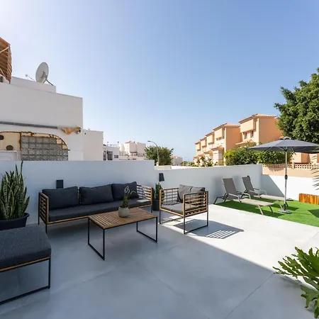 Designer Loft With Pool, With Gigantic Terrace And Private Parking & In The Centre Apartmán Costa Adeje (Tenerife)
