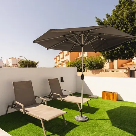 Designer Loft With Pool, With Gigantic Terrace And Private Parking & In The Centre أذيخي