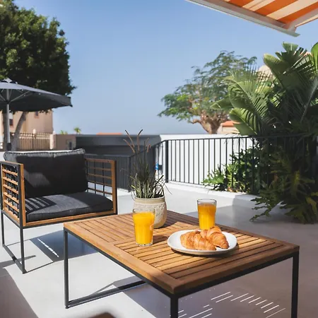 Designer Loft With Pool, With Gigantic Terrace And Private Parking & In The Centre Apartmán *