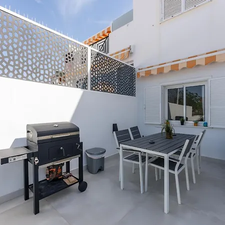 Designer Loft With Pool, With Gigantic Terrace And Private Parking & In The Centre Apartment