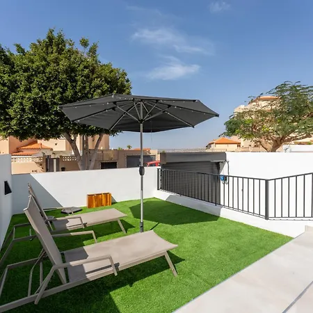 Designer Loft With Pool, With Gigantic Terrace And Private Parking & In The Centre *